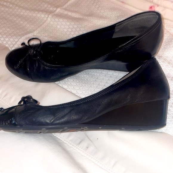 Cole Haan Tallie Wedges with Bow - Picture 4 of 9